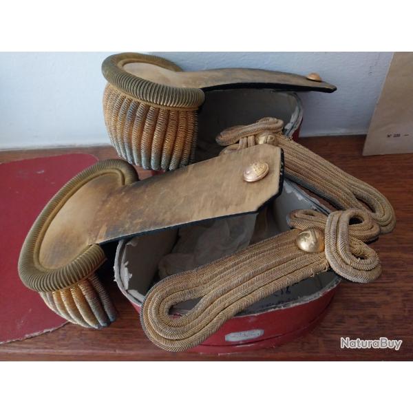 Epaulettes + paulettes trfles et boite Colonel 28 ime Artillerie