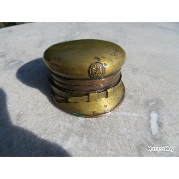 Ancienne tabatire  priser en cuivre en forme de casquette d'officier de marine franais FRANCE 19