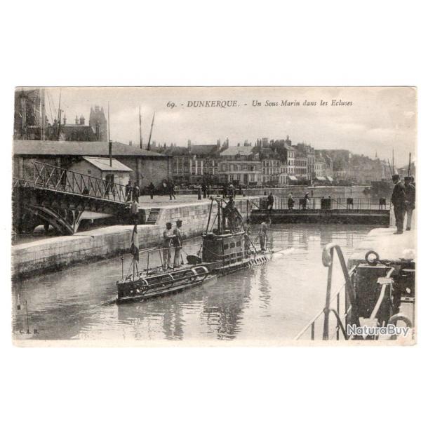 CPA - Marine Militaire - "DUNKERQUE"- Un Sous-Marin dans les cluses  N3453