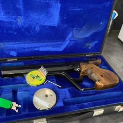pistolet feinwerkbau modèle 102 calibre 4,5 Droitier
