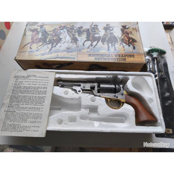 Rplique poudre noire Pietta 1851 Navy Yank Yankee grav Cal.36