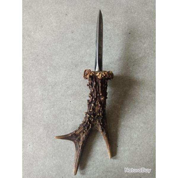 Poinon de combat avec dbut de lame de lebel et bois de cervid transforme en couteau de combat ?