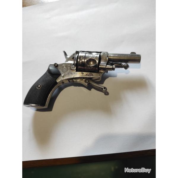 Petit Revolver calibre 5.5  percussion centrale