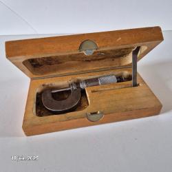 Micromètre, palmer Pav Vaduz steinmayer ancien avec sa boîte d'origine de 0 à 25 mm