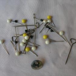 LOT DE 34 ATTACHES POUR BROCHES PIN'S PENDENTIFS 5 MODÈLES DIFFÉRENTS A PLANTER SUR SUPPORT