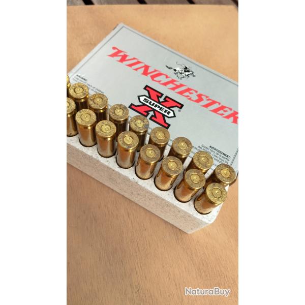 Douilles nues calibre 243 Winchester tires une fois.