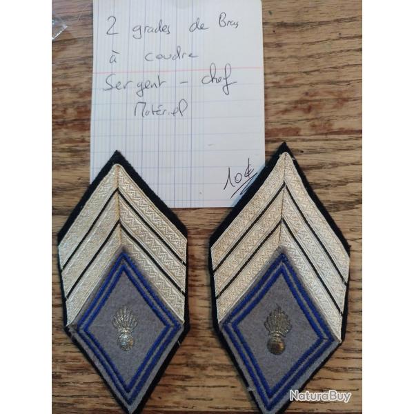 Deux grade de bras  coudre sergent-chef matriel