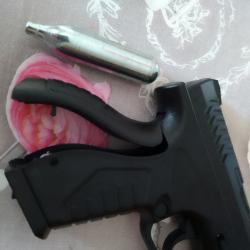 Pistolet  CO2  19 coups  à plombs   et billes métalliques en4,5 en 4 joules par armurier