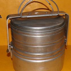 GAMELLE POUR LE REPAS DE L'ARMEE DE L'AIR FRANCAISE DE FABRICATION FRANCAISE DATE 1960 PERIODE GUER