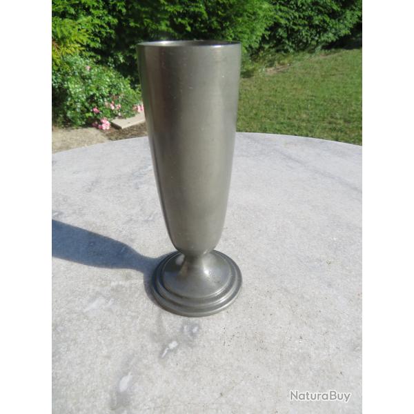 VINTAGE - Ancien petit vase soliflore en tain - FRANCE (XX)