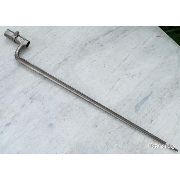 Trs rare baonnette douille pour Fusil rglementaire Albini-Braendlin calibre 11 mm ref SCN25PIR002