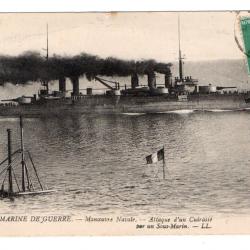 CPA - MARINE DE GUERRE -Manoeuvre Naval,--Attaque d'un Cuirasse par un Sous-Marin -N°3509