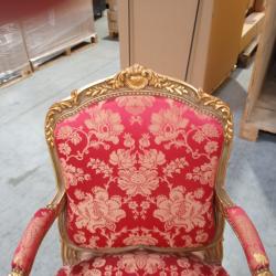 Fauteuils Louis XV. 2 pièces estampillés