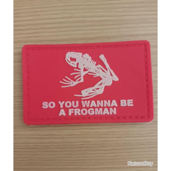 CUSSON GRENOUILLE SKULL 8/5CM SCRATCH PVC