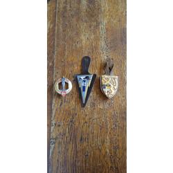 Lot de 3 pucelles insignes militaires anciens