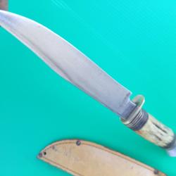 COUTEAU  SCOUT  LAME BOWIE  AVEC SON FOURREAU CUIR   .  LAME QUALITE  .