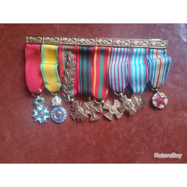 8 mini medailles militaire sur leur barette