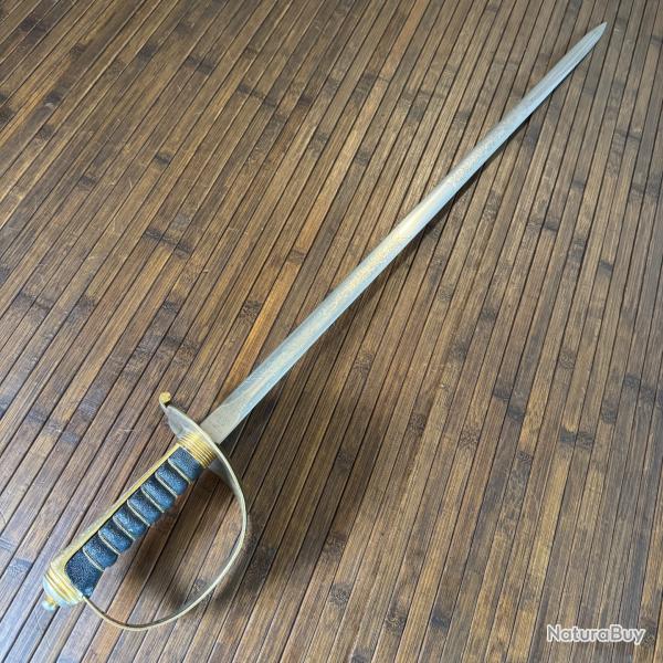SABRE DE TYPE CAVALLERIE ANGLAIS WILKINSON LAME GRAVE