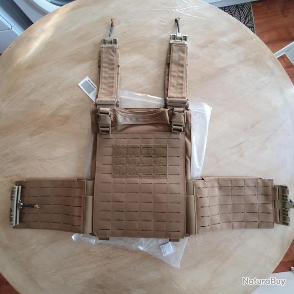lot gilet porte plaque + accessoires  neuf couleur TAN militaire
