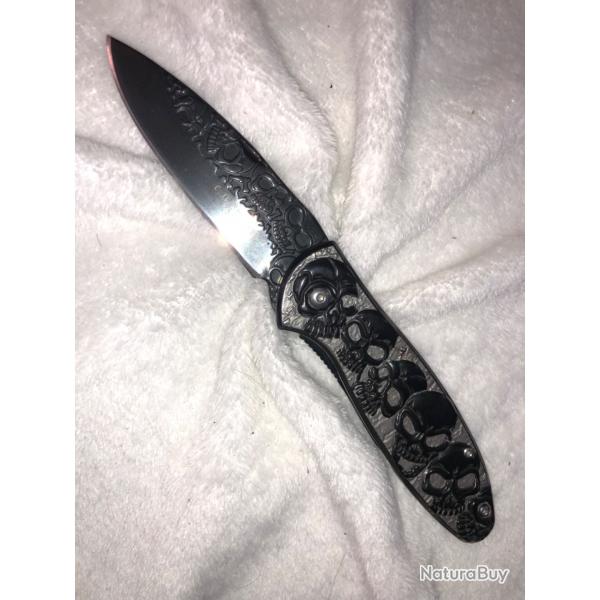 Couteau pliant noir et gris tte de mort 11cm