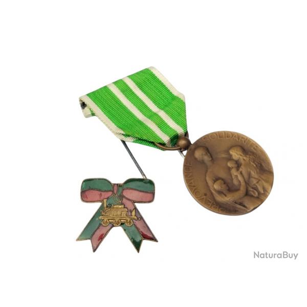 Orphelinat des Chemins de Fer Franais 1947 + son insigne et son crin