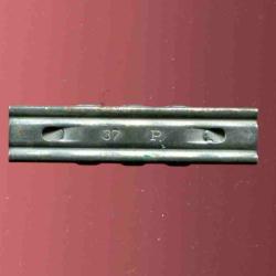 Lame chargeur Mauser 98K - guerre 39-45 - 2 parties en acier - marquage : 37 P
