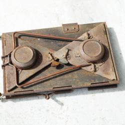 ARMÉE FRANÇAISE - Lanterne à bougie - lampe pliante Montjardet manque un mica BAG25MON001 - WWI