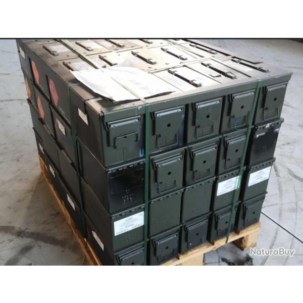 Lot de 80 caisses  munitions vides