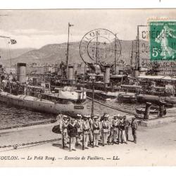 CPA - Marine Militaire -TOULON - Le Petit Rang - Exercices des Fusiliers - N°3545