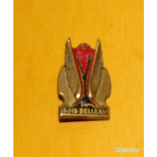 BOIS BELLEAU, Porte Avions, (15/Pl. 1) ,ancre stylise arbre noir calcin sur fond rouge encadr par