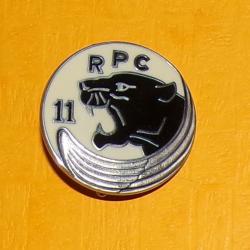 11° R.P.C, argenté mat, flanc 2.9 mm, épingle sertie , rondache argentée blanche sigle 11 R P C tête