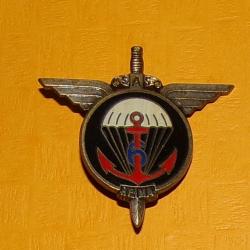 6° Régt Para. Infanterie de Marine, plat, sans devise, 49 millimètres , rondache noire coupole de pa