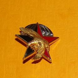 Centre d'Entraînement Réserves Para, dos guilloché doré , aigle doré sur étoile noire et rouge à 5 b
