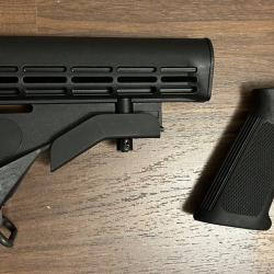 Crosse et poignée AR-15