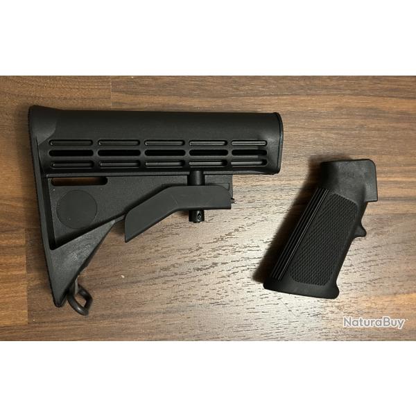 Crosse et poigne AR-15