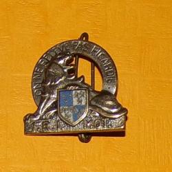 1° Régiment d'Infanterie Motorisé, émail, devise gravée, 2 anneaux ,lion à demi couché sur une terra