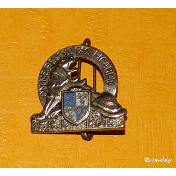 1 Rgiment d'Infanterie Motoris, mail, devise grave, 2 anneaux ,lion  demi couch sur une terra