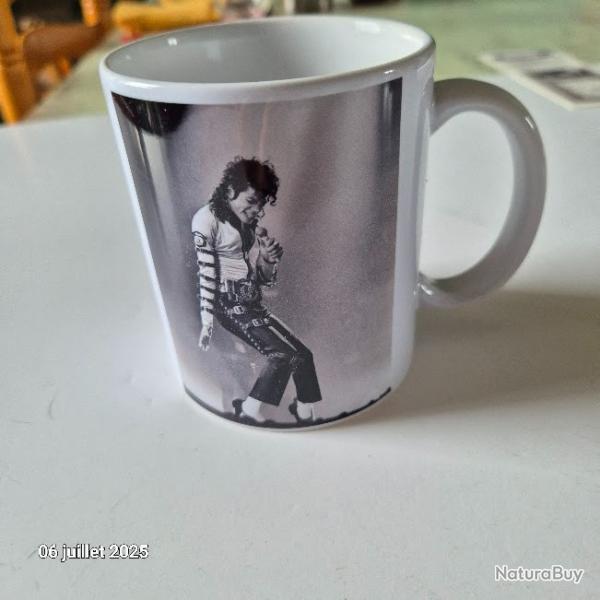 Michael Jackson sur un mug avec votre th en noir et blanc