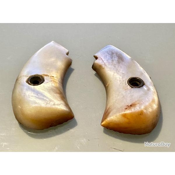 Plaquettes de crosse Bulldog en nacre paisse