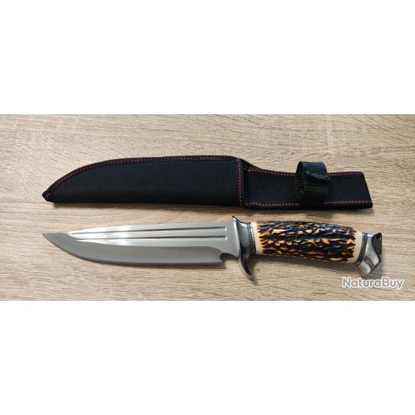 Couteau de chasse magnifiquement dcor