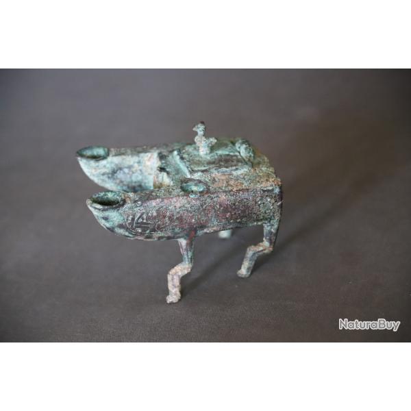 Art Seldjoukide, une lampe  huile en Bronze - Grand Iran, 11me-13me sicle