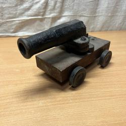 Ancien véritable petit canon