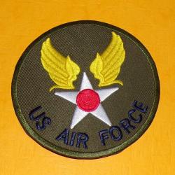 TISSU PATCH : US AIR FORCE  , DIAMETRE 9 CM , BON ETAT VOIR PHOTOS . POUR TOUT RENSEIGNEMENT ME CONT