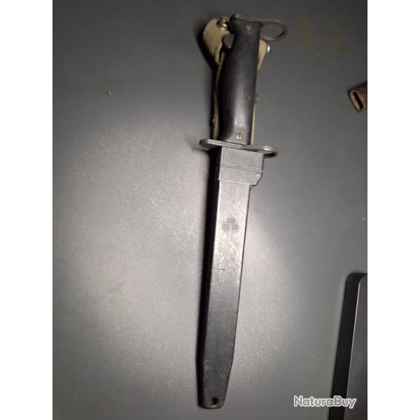 Baonnette de FAMAS second type DLT 01 83 et fourreau DLT 04 83