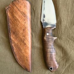 Couteau bowie de chasse/buschcraft forgé