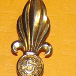 5° Régiment Etranger d'Infanterie, flamme béret, à vis, dos guilloché , grenade dorée au chiffre 5,