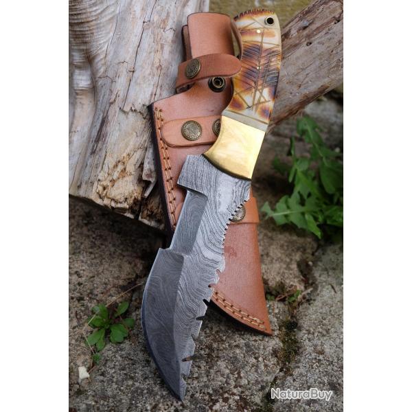 Couteau de Chasse Trakker Damas Lame 256 Couches Manche Os Cerf F Artisanale Etui Cuir Horizontale