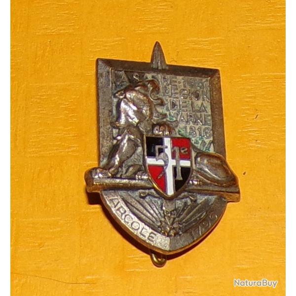 51 Rgiment d'Infanterie, cu mail, dos guilloch embouti ,cu argent lion tenant cu noir rouge