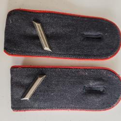 PAIRE DE PATTES D ÉPAULE BUNDESWEHR , LISERÉ ROUGE, MODÈLE 2