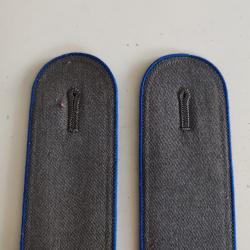 PAIRE DE PATTES D ÉPAULE BUNDESWEHR , LISERÉ BLEU